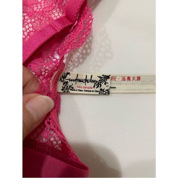 Lace Bralette in Pink NWOT Free People Bralette size small - Picture 4 of 4
